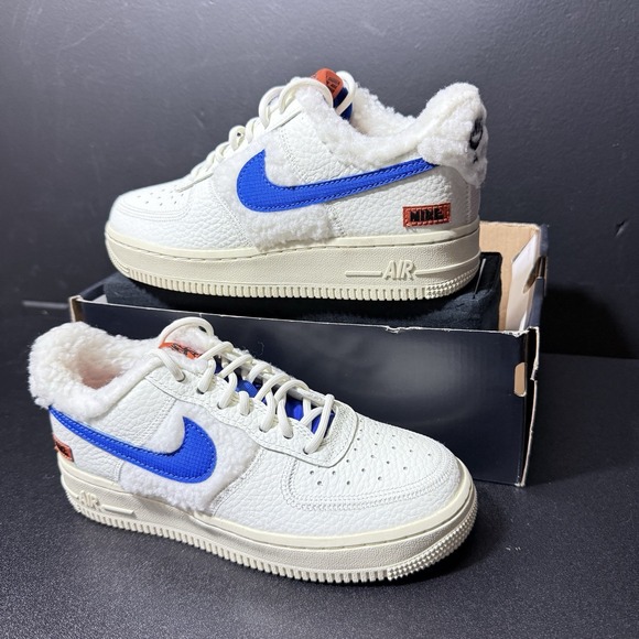 Nike Air Force 1 '07 Womens Size 5 White Sherpa Fleece DO6680-100 Blue Coconut - Picture 2 of 16